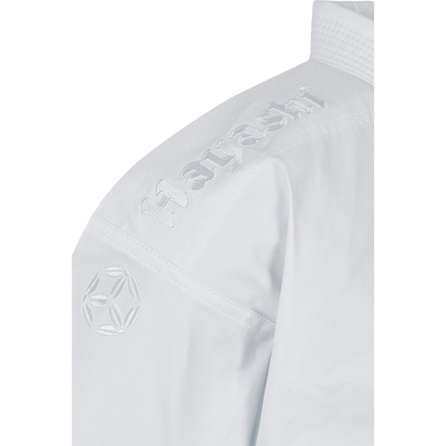 Kimono de karaté Hayashi Tenno Premium - vue détaillée de l'écusson brodé